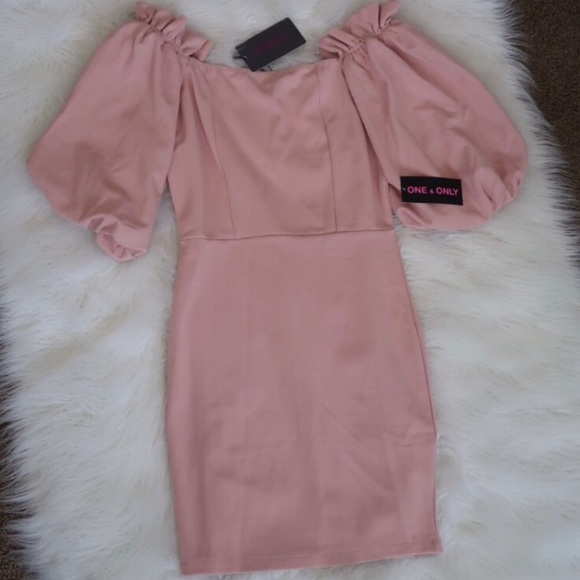 Soft pink off the shoulder dress - Picture 3 of 5